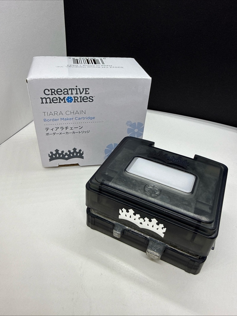 Creative Memories Tiara Chain BMC- Black & White Accents - Picture 2 of 7